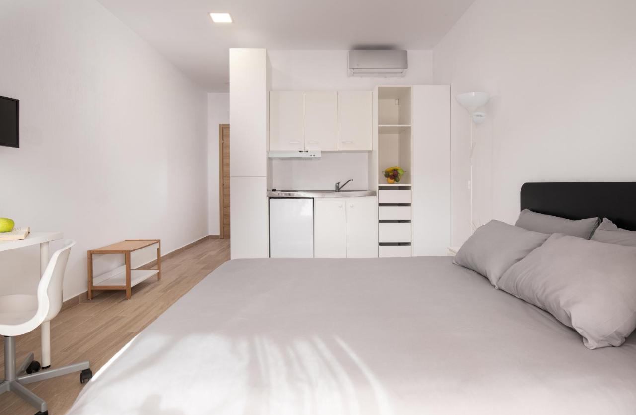Les Oliviers - Studios & Apartments Vourvourou Exterior foto